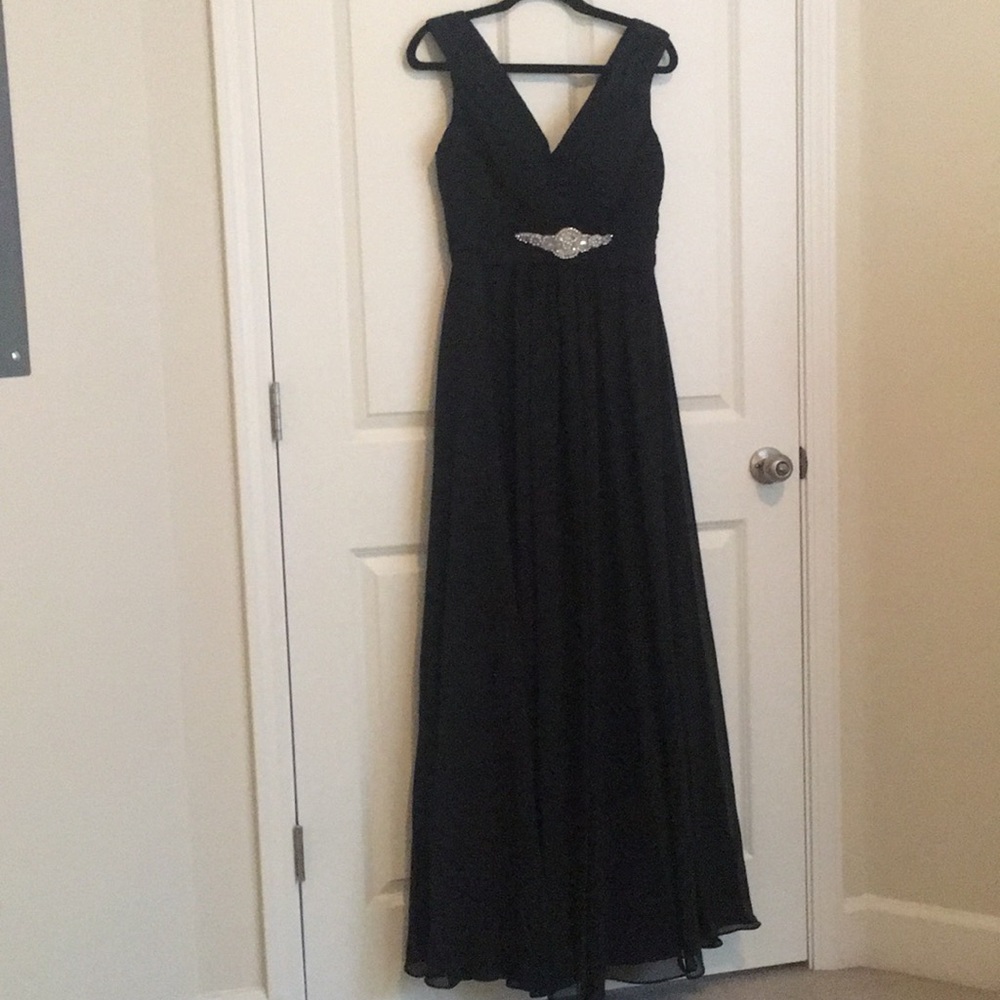 Black evening gown. Perfect prom dress. Wedding guest dress. Party dress.